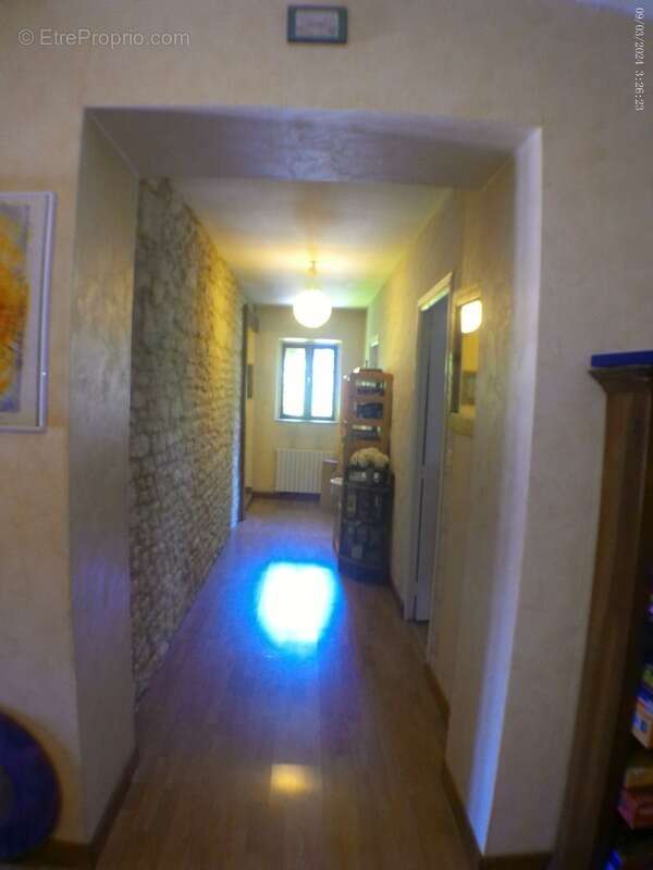 CHATEAUBERNARD A Vendre Maison 8 Pièces avec Studio 2 Pièces - photo 18