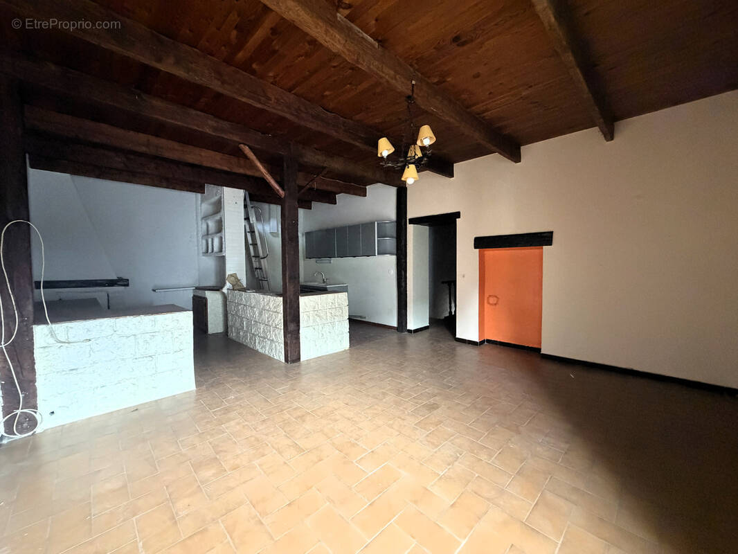 Maison à BELLEGARDE