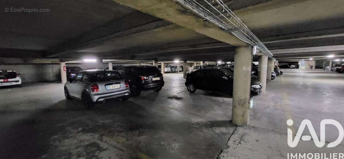 Photo 2 - Parking à NANTERRE
