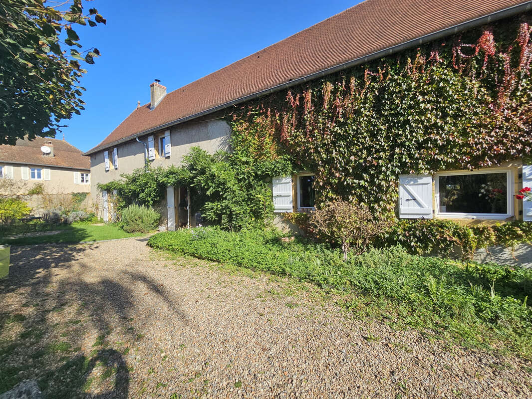Maison à LIGNY-EN-BRIONNAIS