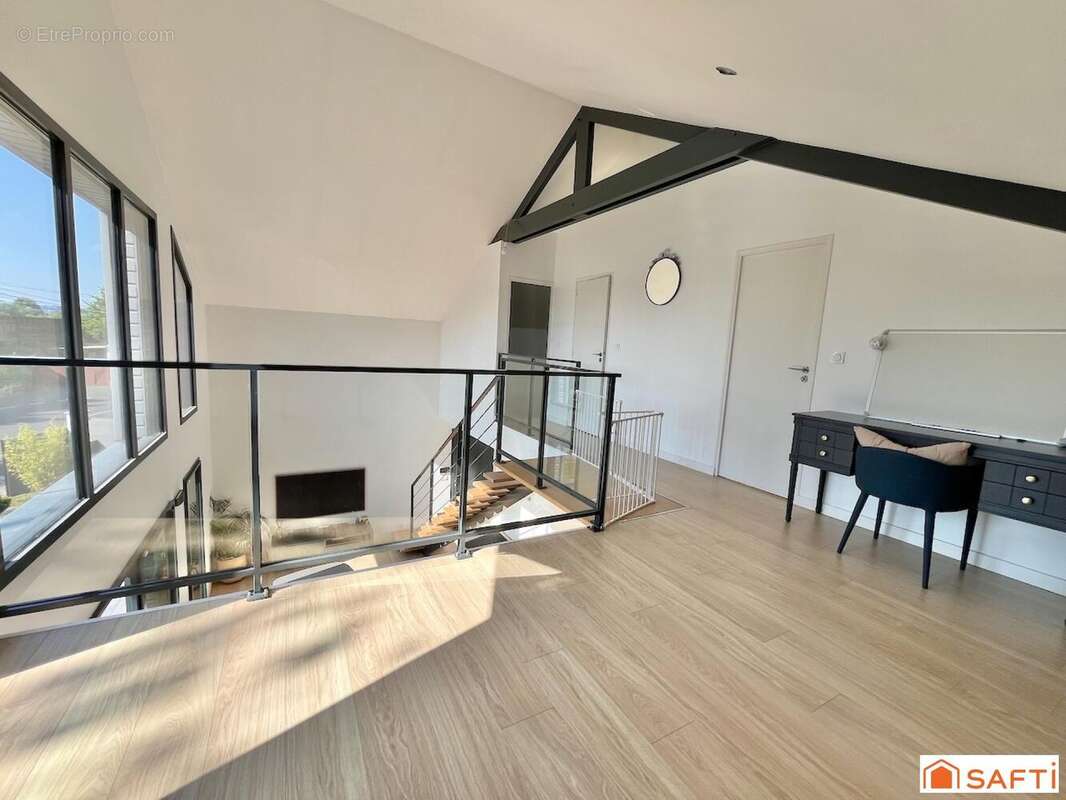 Maison 150 m² à Amfreville-La-Mi-Voie  - photo 9