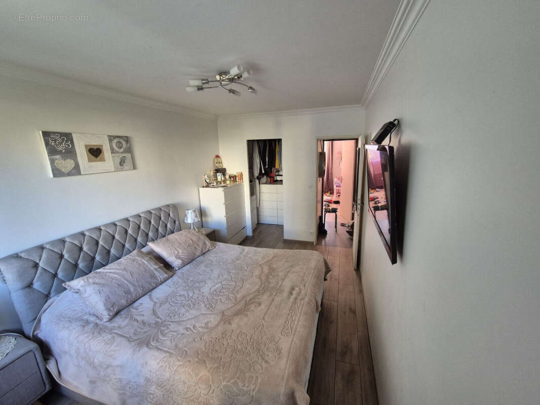 Appartement à PIERRE-BENITE