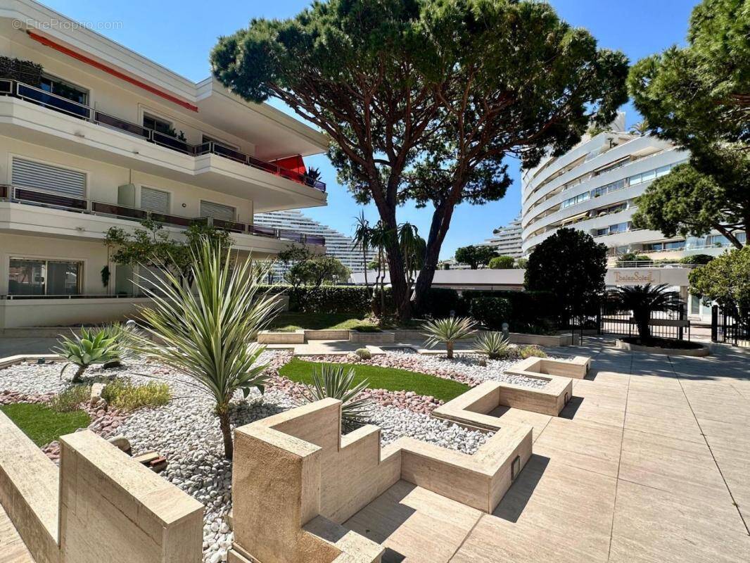 Appartement à VILLENEUVE-LOUBET