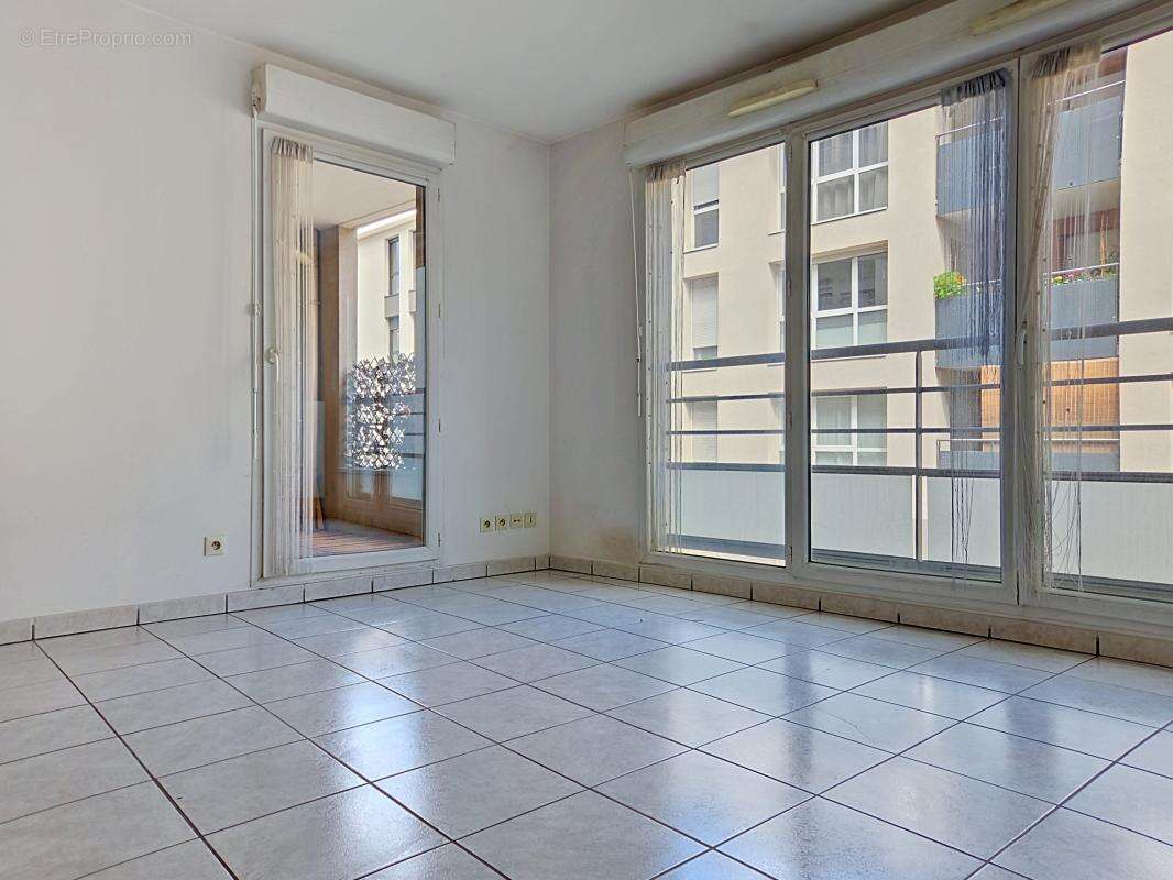 Appartement - 1 Chambre - Balcon - Proche commodités - photo 16