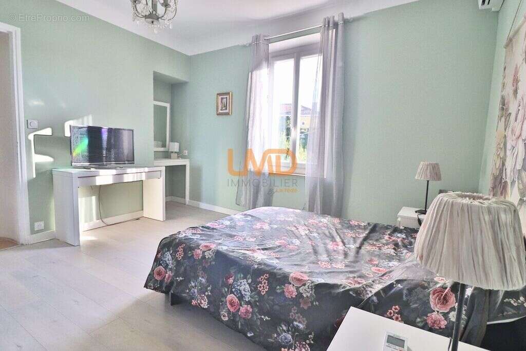 Maison à BESSE-SUR-ISSOLE