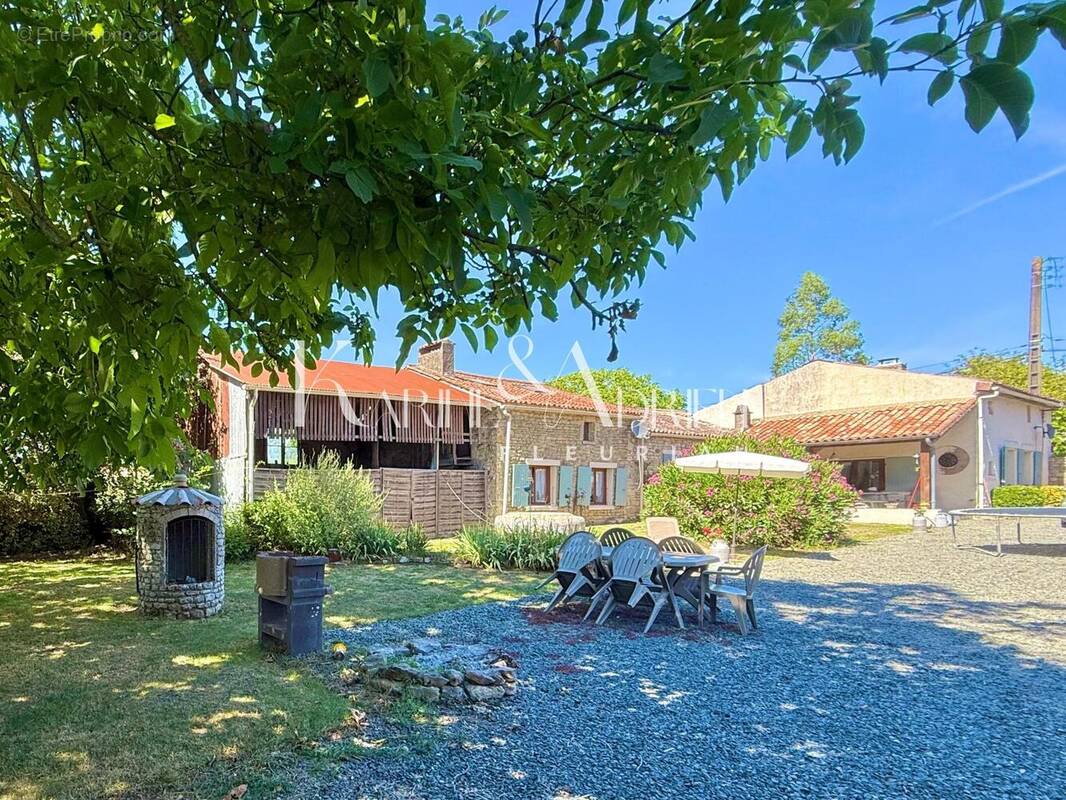 Photo 1 - Maison à SAINT-HILAIRE-DES-LOGES