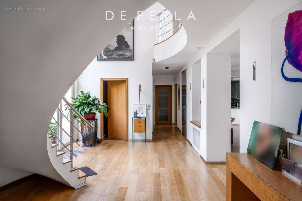 Maison à NEUILLY-SUR-SEINE