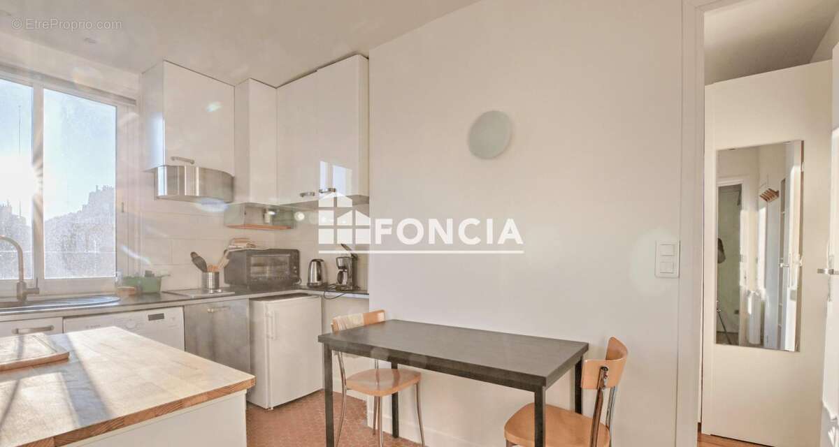 Appartement à PARIS-14E