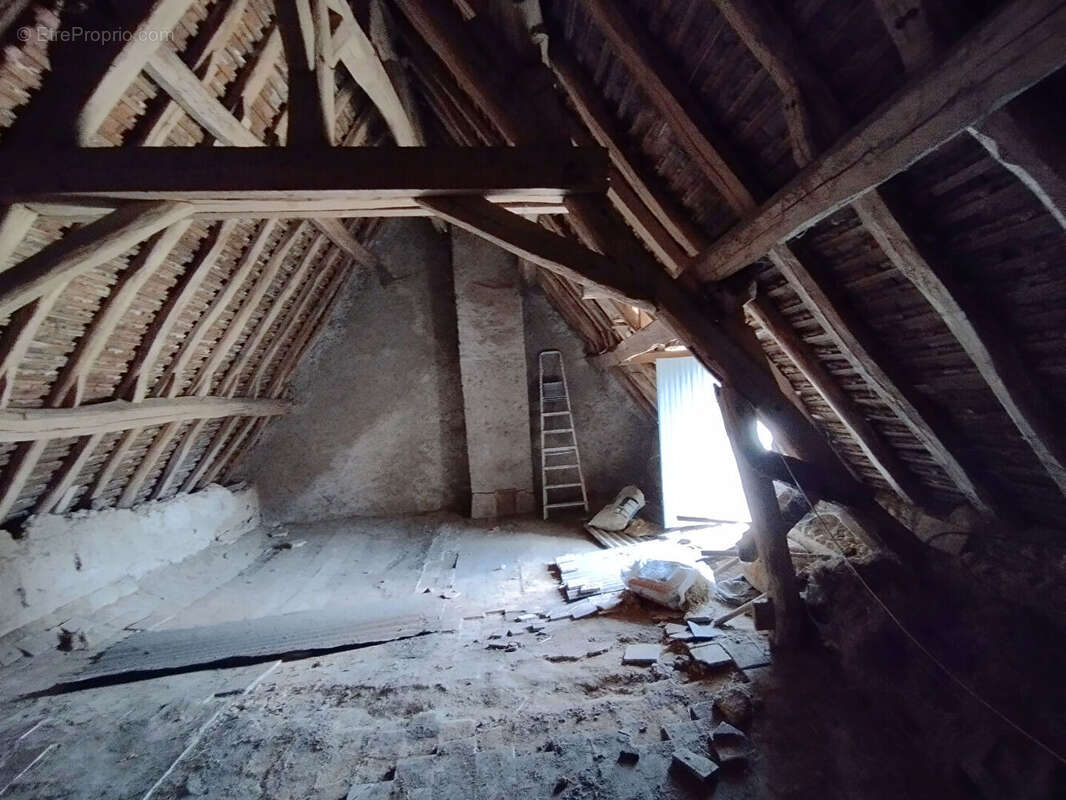 Maison à LA VILLE-AUX-CLERCS