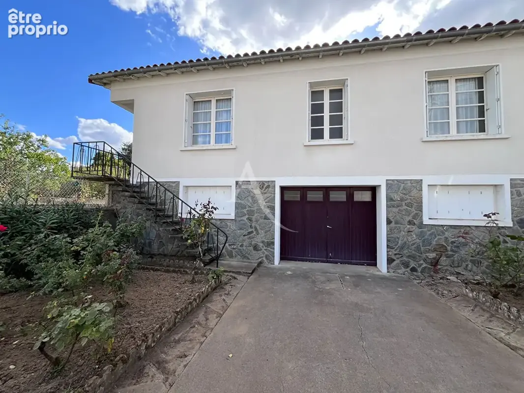 Maison au centre de Fontenay le Comte - photo 8