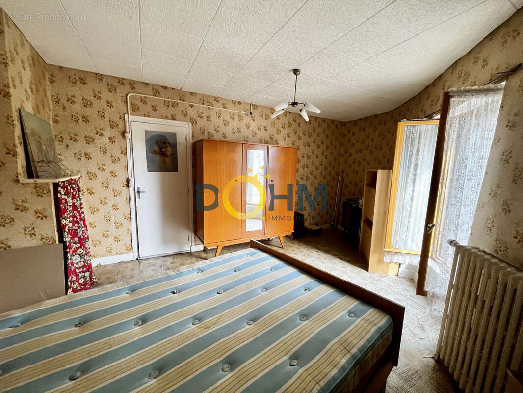 Maison à AUZAT-LA-COMBELLE