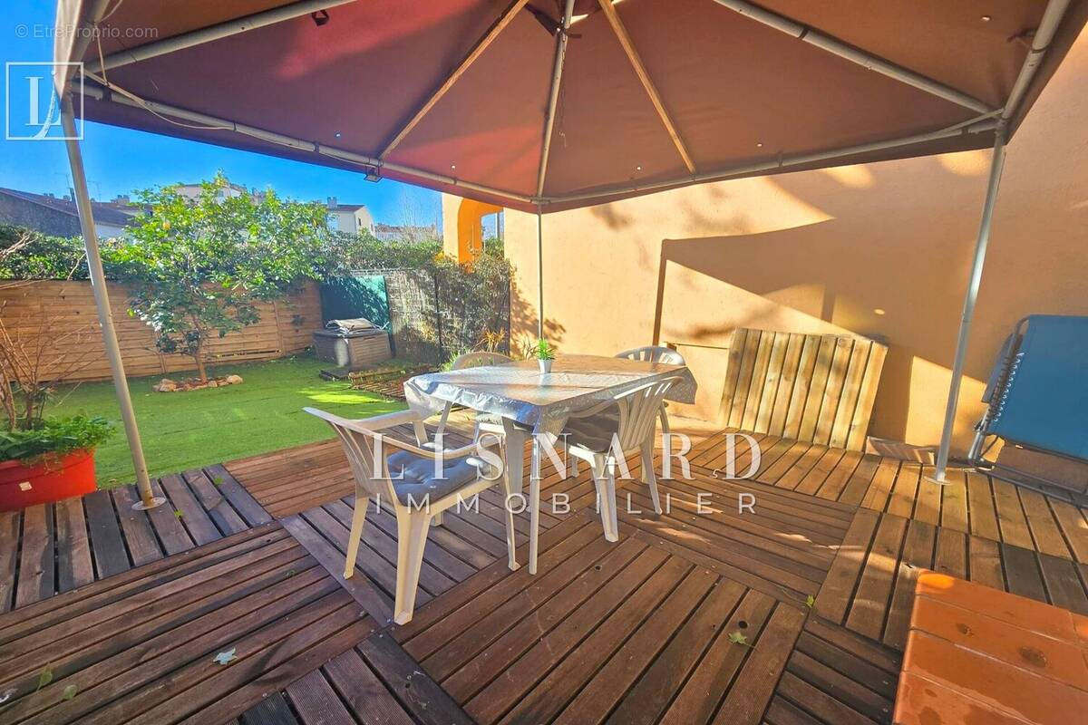 Appartement à VALLAURIS