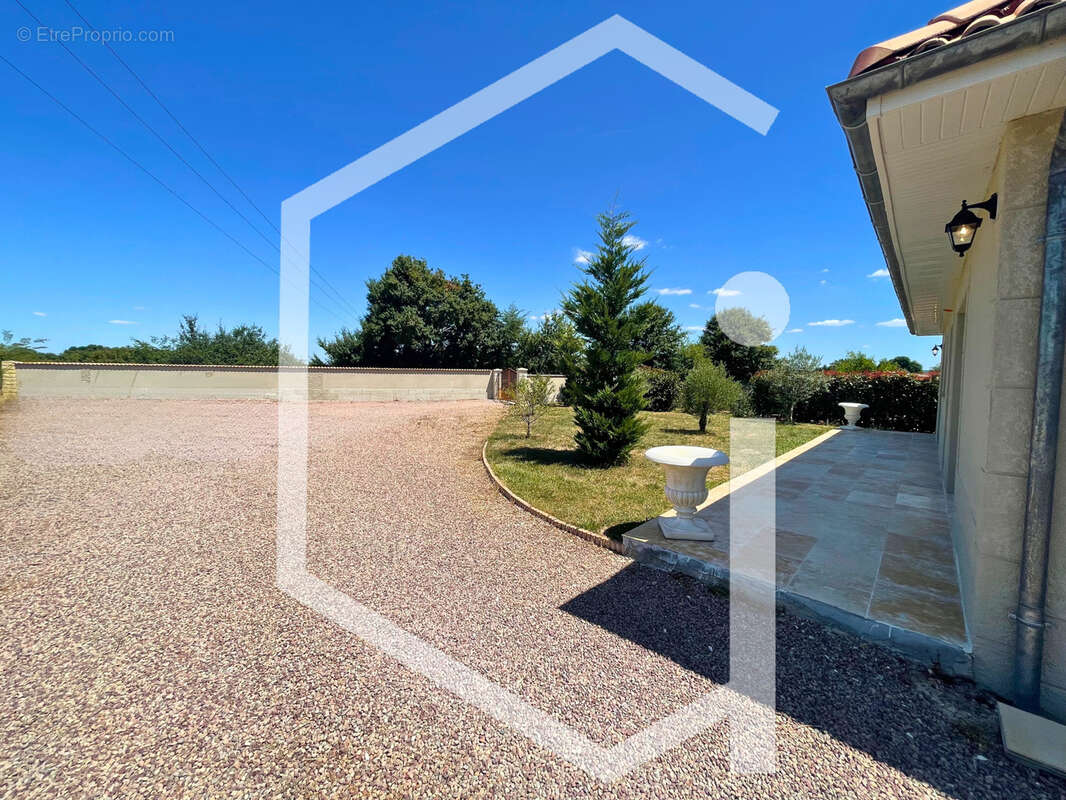 Maison à LA CHARITE-SUR-LOIRE