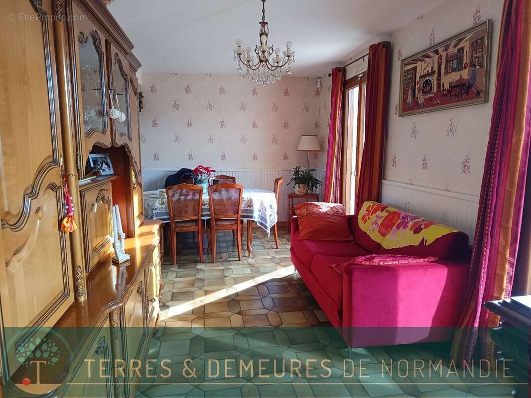 Maison à CORMEILLES