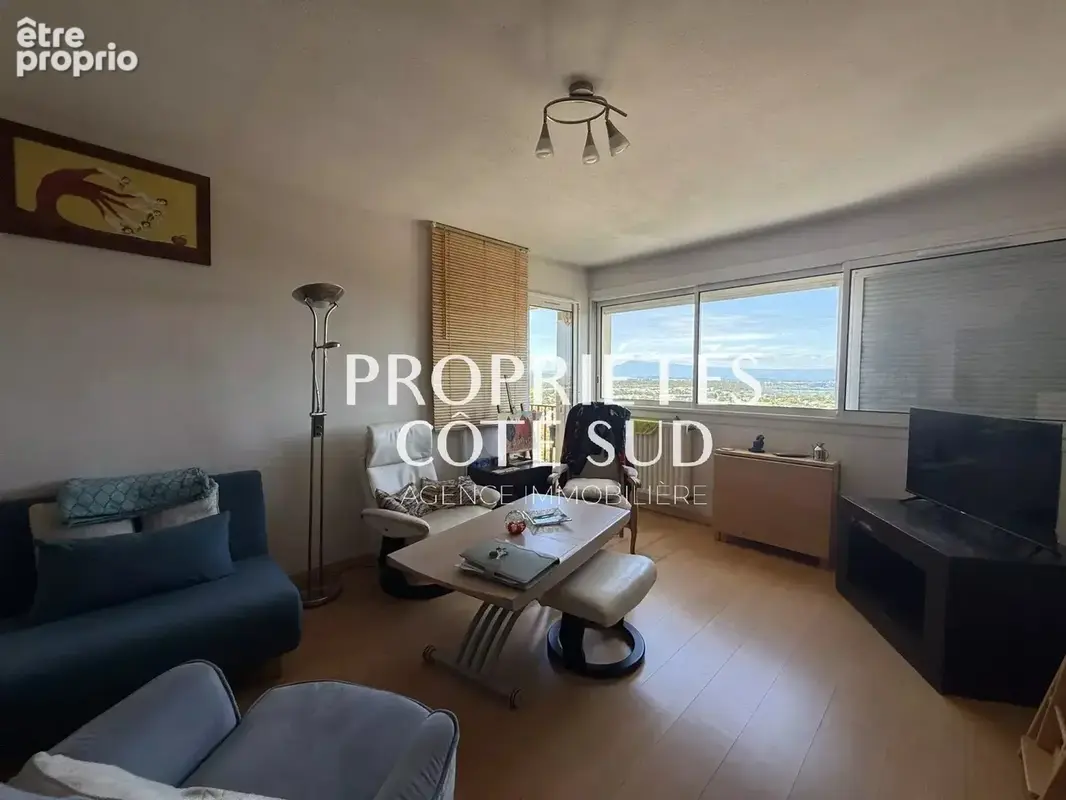 Appartement 76 m2 dernier étage avec vue - photo 3
