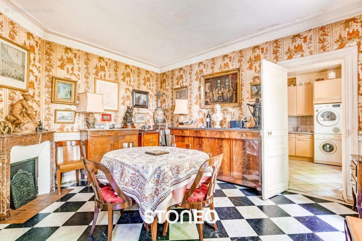 Maison à PARIS-16E
