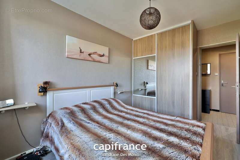 Appartement à SAINT-GENIS-LAVAL