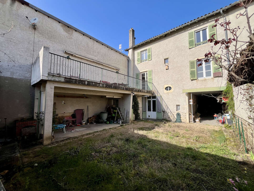 Maison à CORCELLES-EN-BEAUJOLAIS
