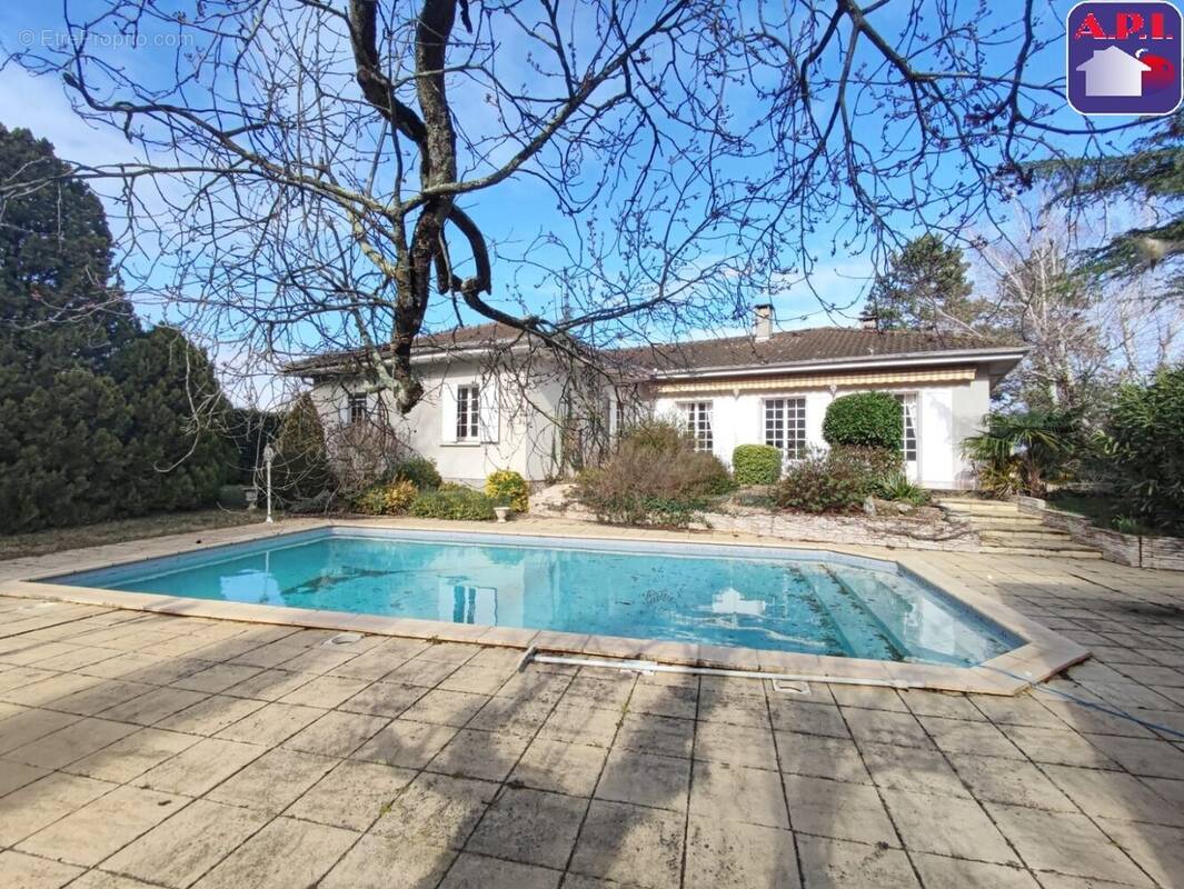 Maison à LA TOUR-DU-CRIEU