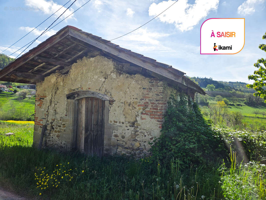 Terrain à CHEVRIERES