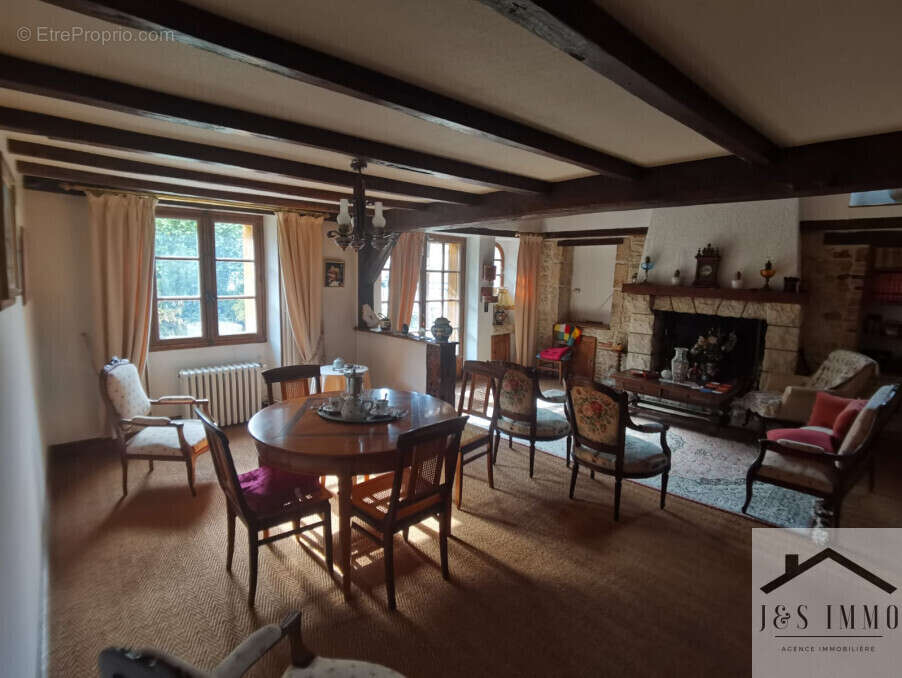 Maison à CHASSENEUIL-SUR-BONNIEURE