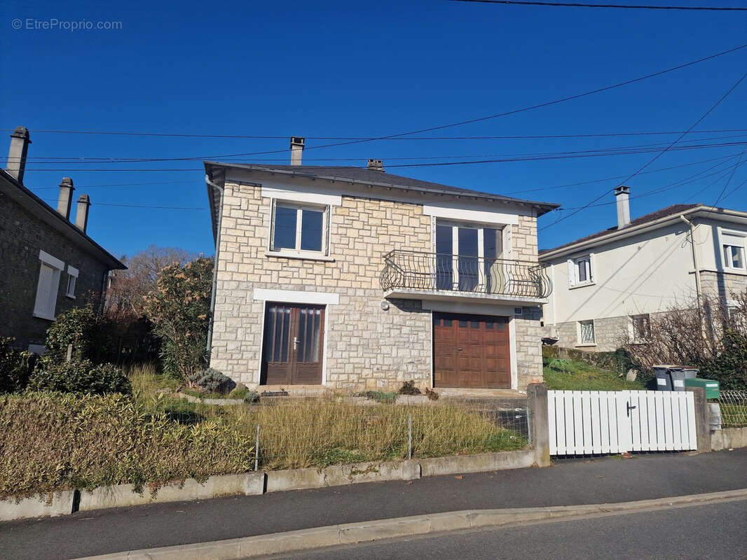 Maison en pierre avec jardin - photo 2