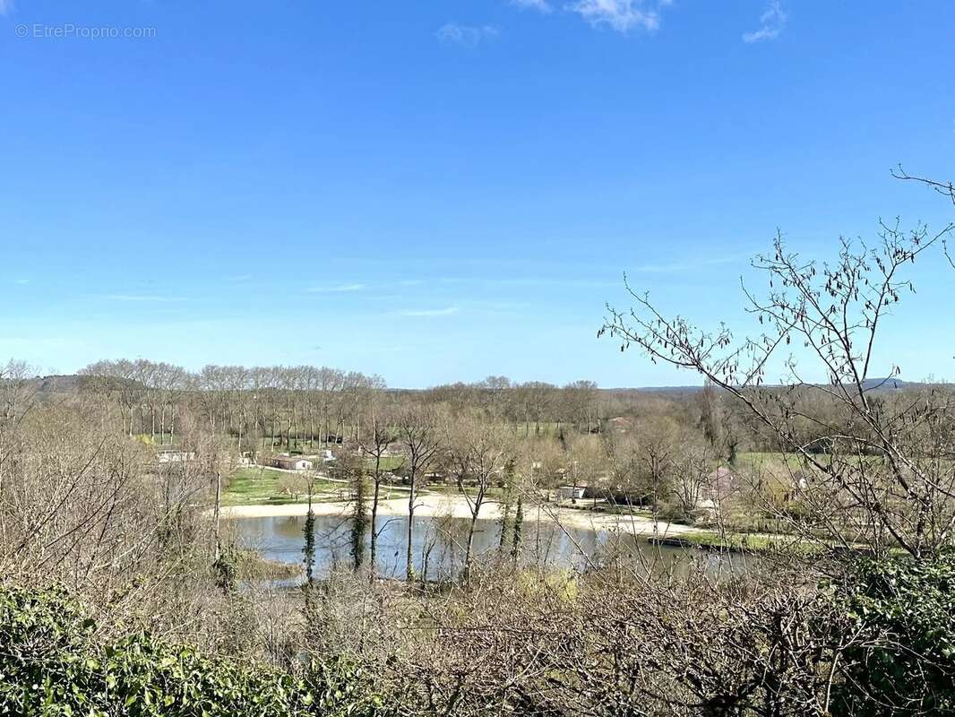 Vues panoramiques dans un village classé recherché - photo 17