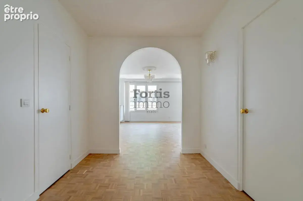 Paris 75006 – raspail - 3 pièces refait à neuf - photo 2