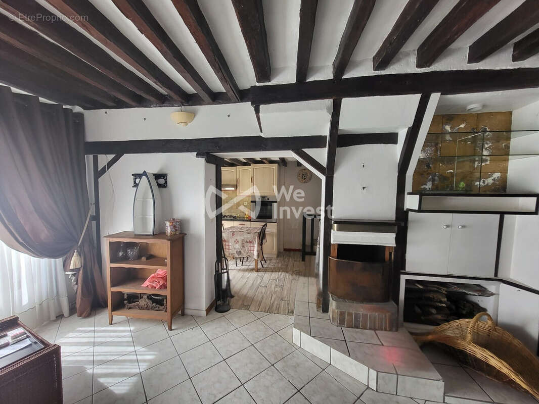 Maison à SAINT-CYR-SUR-MORIN