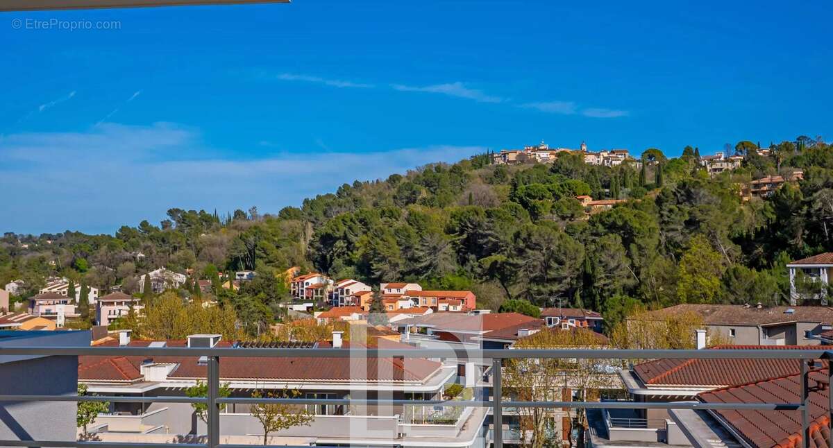 Appartement à MOUGINS