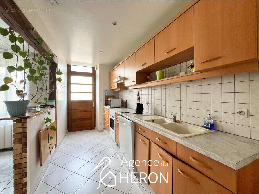 Maison à BROMEILLES