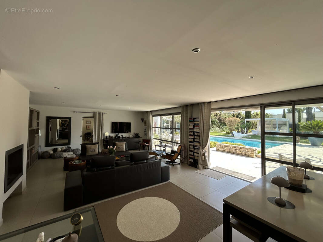 Maison à SAINT-QUENTIN-LA-POTERIE