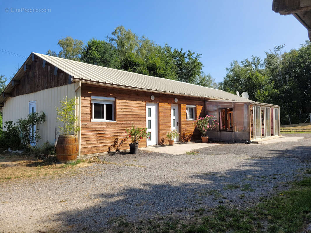 Autre à SAINT-HILAIRE-LES-COURBES