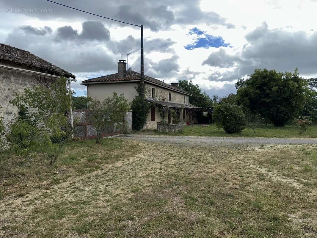 Maison à SOMMIERES-DU-CLAIN