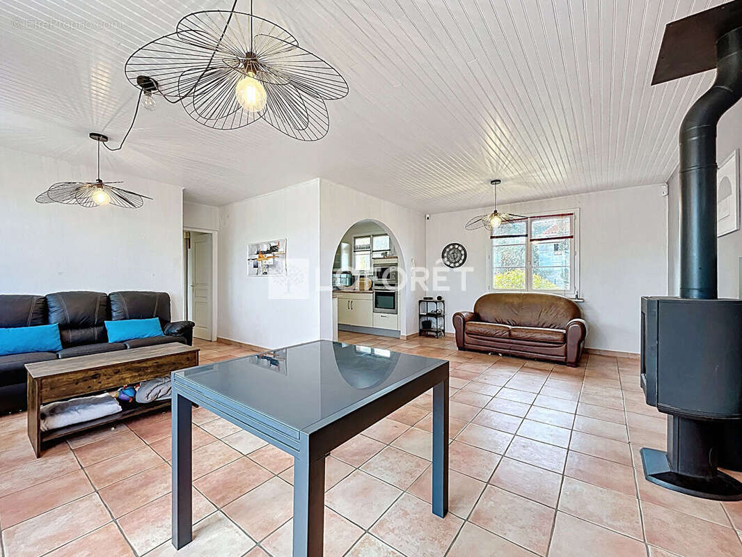 Maison à MONTESQUIEU-DES-ALBERES