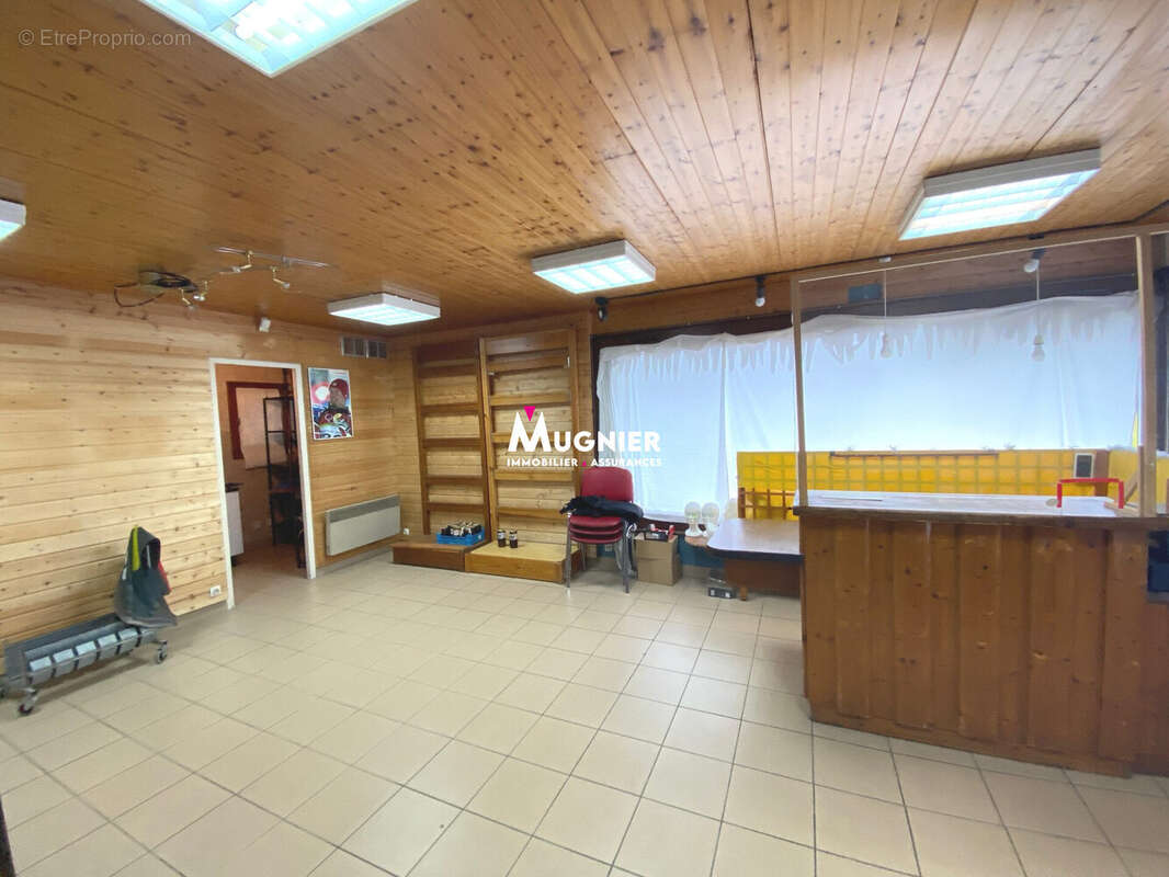 Commerce 123 m² à Morillon  - photo 2