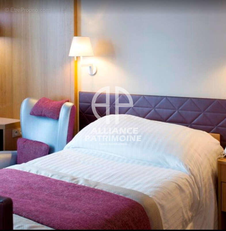 Chambre - Appartement à PARIS-17E