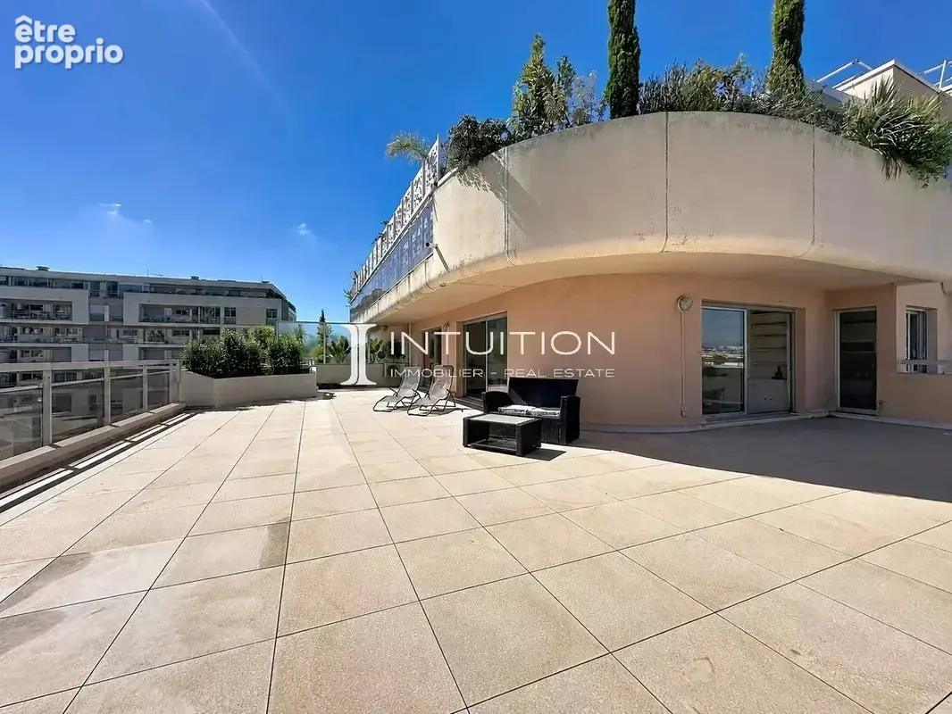 Cannes - Basse Californie : Vaste appartement toit terrasse avec garage - photo 10