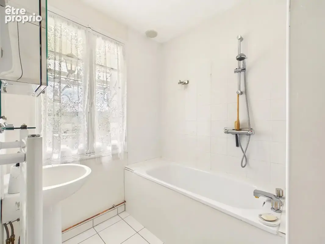 Jolie maison avec grande dépendance et jardin arboré - photo 12