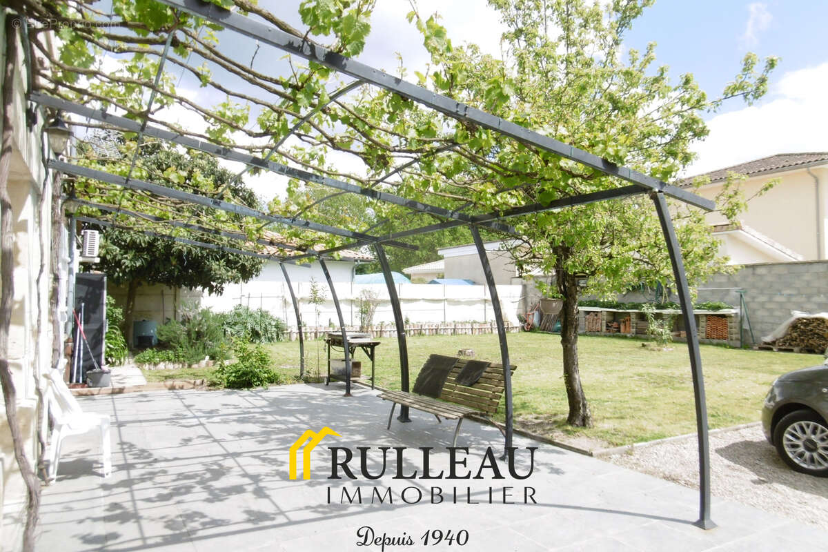 Maison à AMBARES-ET-LAGRAVE