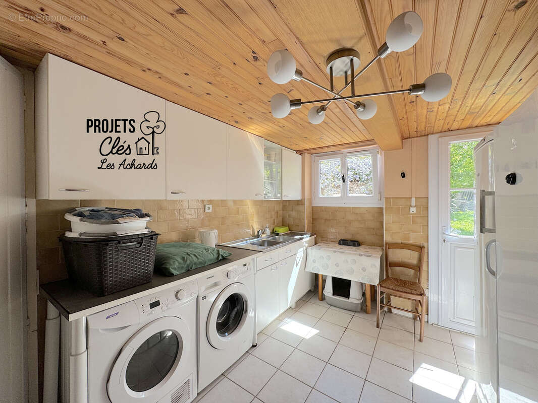 Maison à étage, 3 chambres, avec un grand garage - 540m2 de parcelle - photo 9