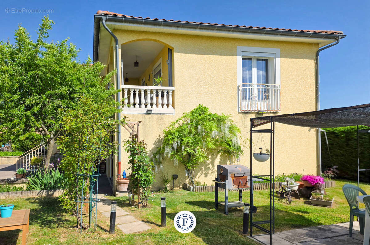 Maison à OUROUX