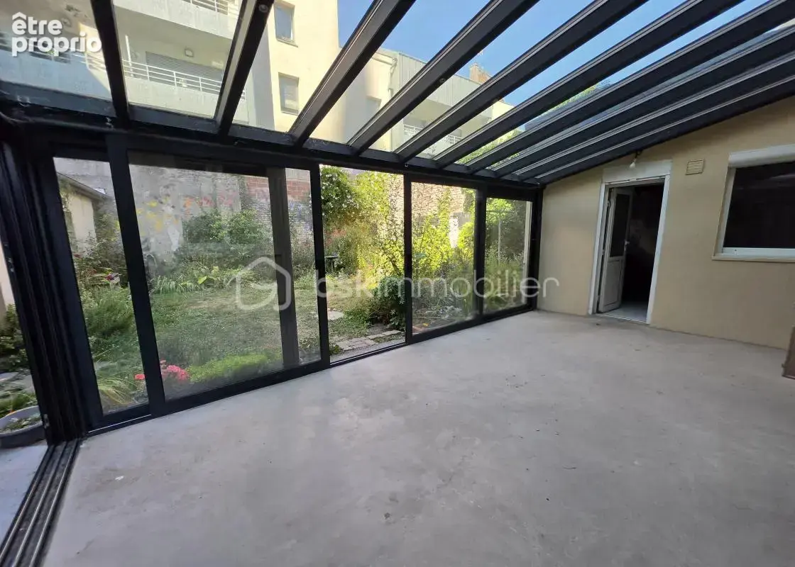 Maison de caractère, 7 chambres avec jardin et stationnement… en plein centre de saint-quentin ! - photo 13