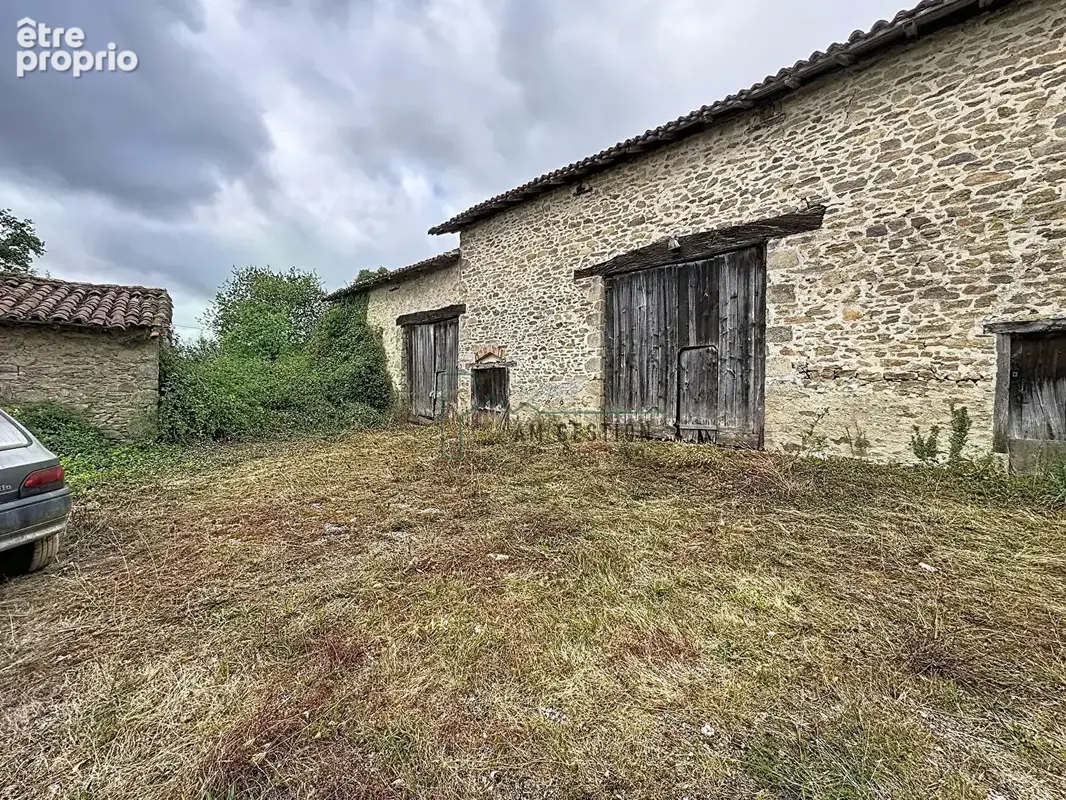 Corps de ferme à rénover à seulement 15 minutes de Limoges - photo 2