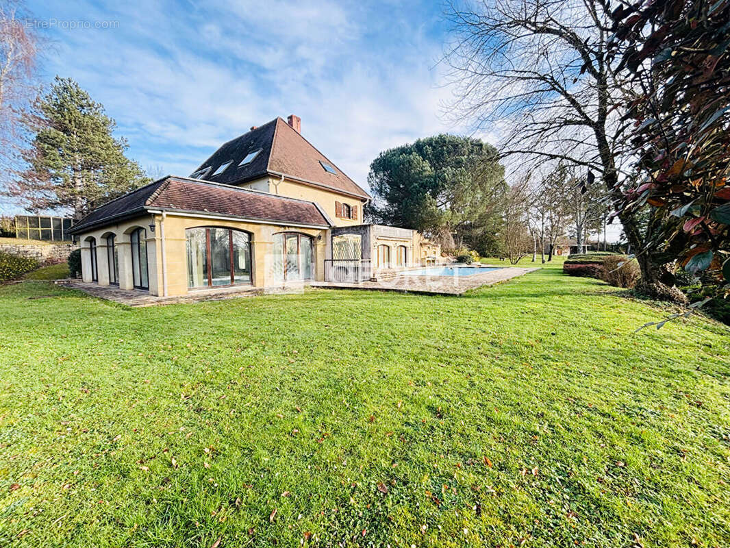 Maison à SAINT-MAURICE-LES-CHATEAUNEUF