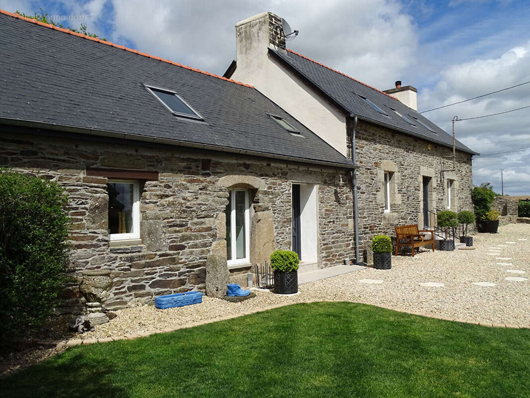 Maison à TREBRIVAN