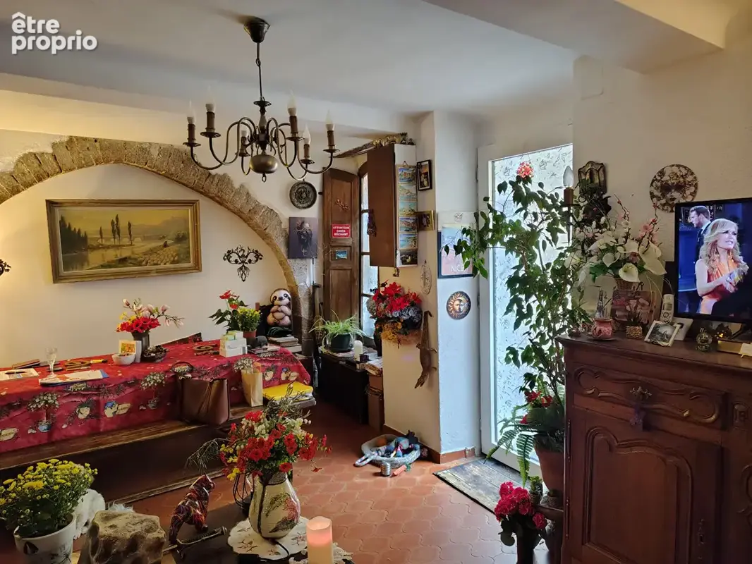 RÉGUSSE : maison de village , 3 chambres, bureau avec vue dégagée et cave - photo 8