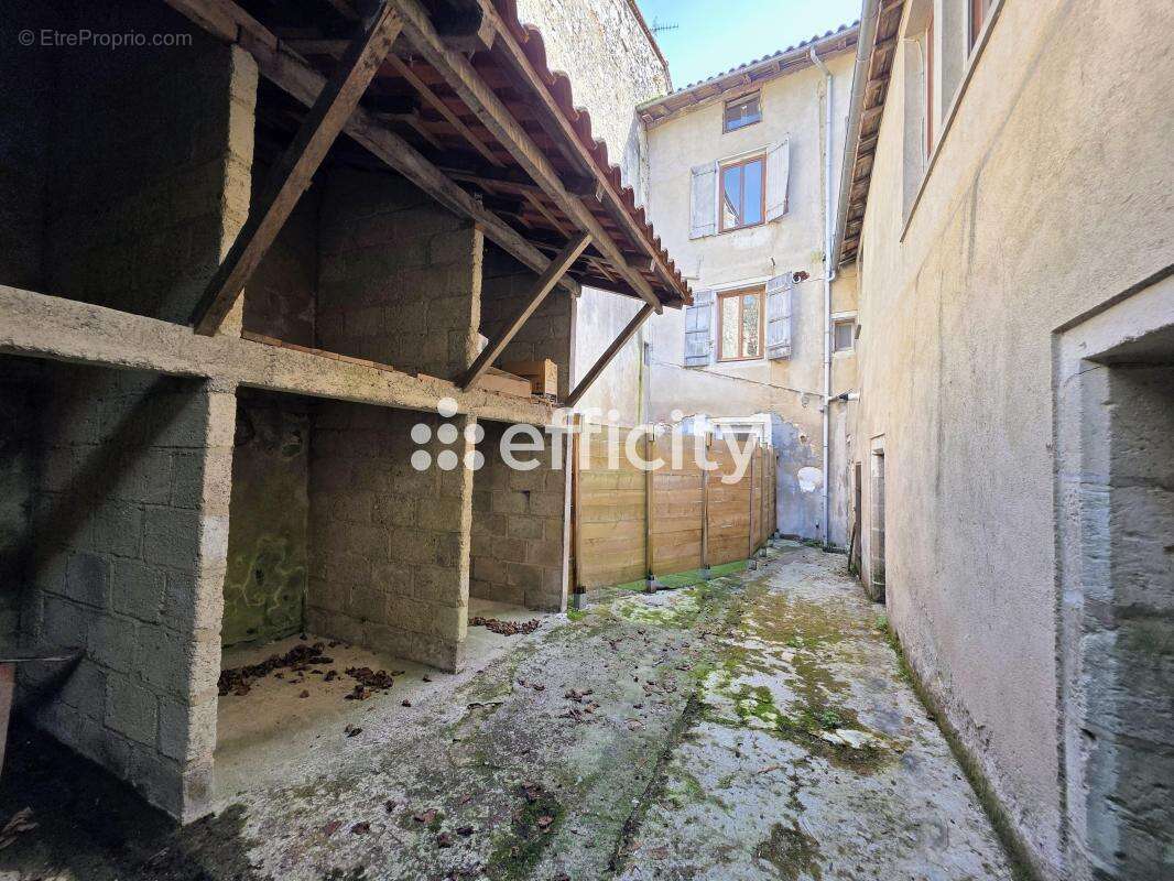 Appartement à NONTRON