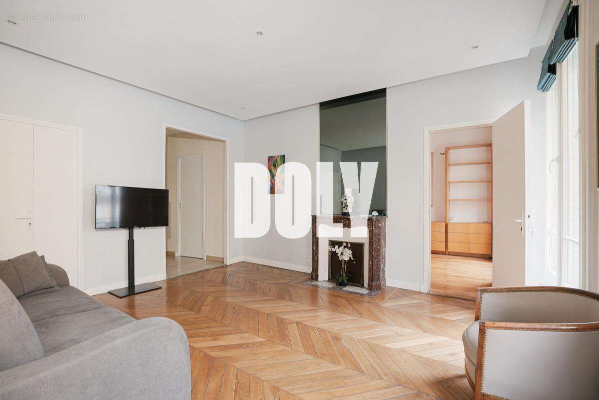 Appartement à PARIS-3E