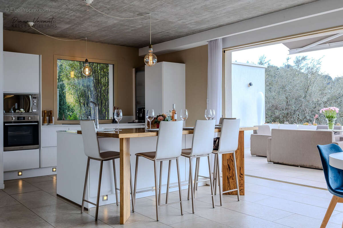 Maison à SOLLIES-PONT